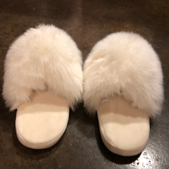 Slippers - Picture 2 of 3